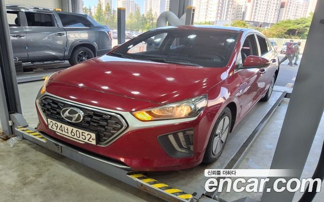 Hyundai Ioniq 2020 — photo 1