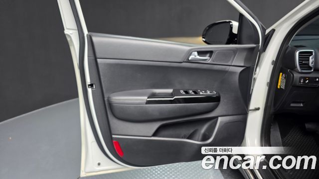 Kia Sportage 2018 — photo 14