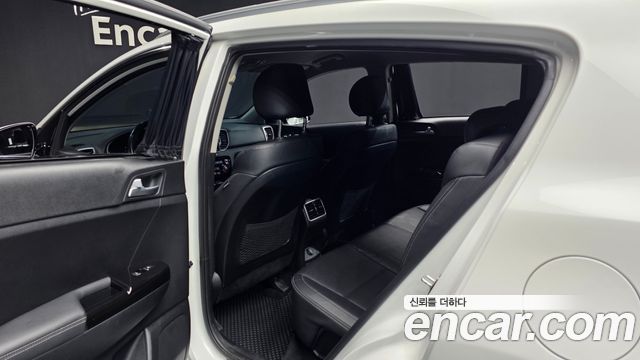 Kia Sportage 2018 — photo 16