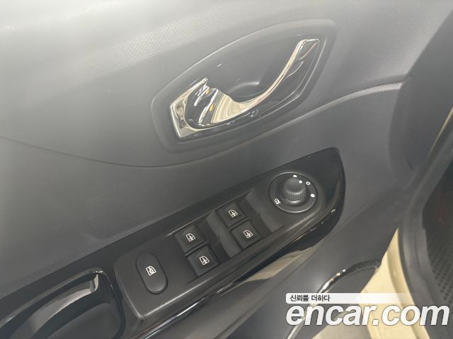 Renault Korea QM3 2015 — photo 13