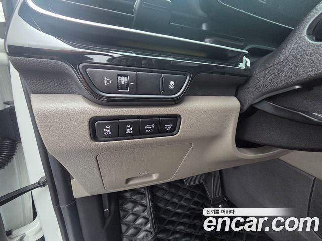 Kia Canival 2024 — photo 8