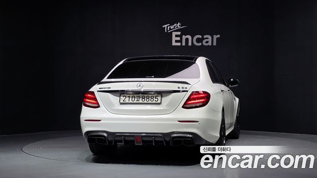 Mercedes-Benz E-Class 2018 — photo 4