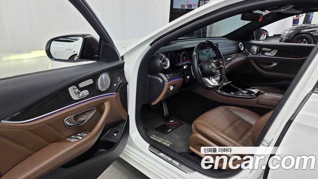 Mercedes-Benz E-Class 2018 — photo 13