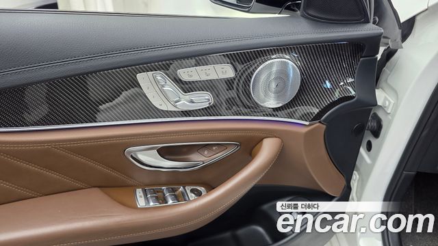 Mercedes-Benz E-Class 2018 — photo 29