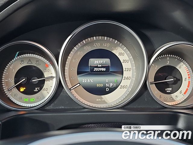 Mercedes-Benz E-Class 2016 — photo 7