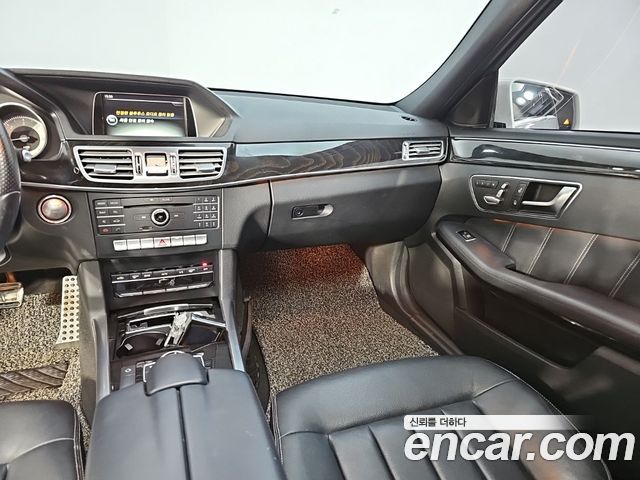 Mercedes-Benz E-Class 2016 — photo 10
