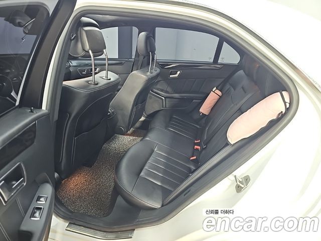 Mercedes-Benz E-Class 2016 — photo 12