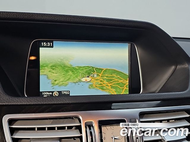 Mercedes-Benz E-Class 2016 — photo 14
