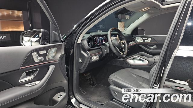 Mercedes-Benz GLE-Class 2023 — photo 13