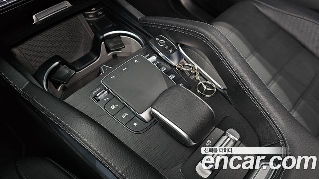 Mercedes-Benz GLE-Class 2023 — photo 28