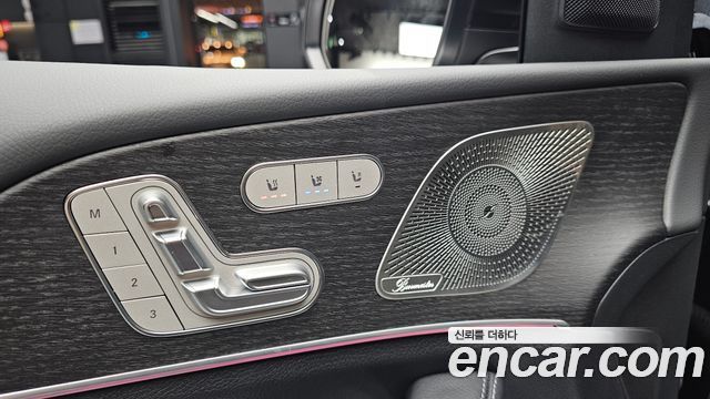Mercedes-Benz GLE-Class 2023 — photo 32