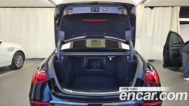 Mercedes-Benz S-Class 2022 — photo 20