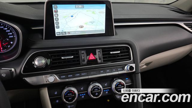 Genesis G70 2019 — photo 19