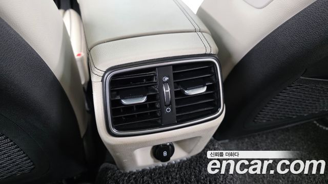 Genesis G70 2019 — photo 24