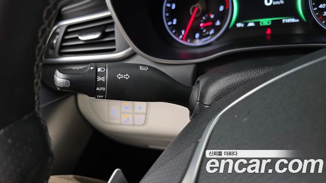 Genesis G70 2019 — photo 29