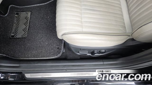 Genesis G70 2019 — photo 31