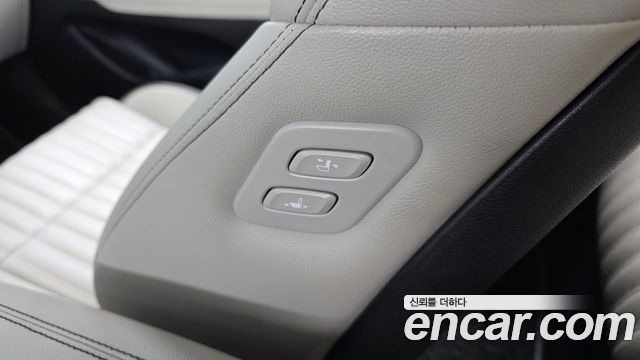 Genesis G70 2019 — photo 33