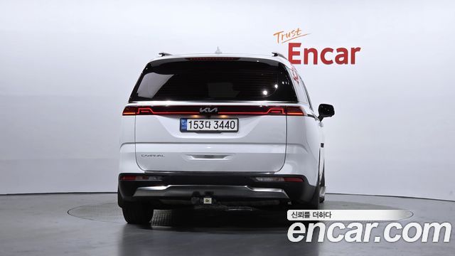 Kia Canival 2022 — photo 4