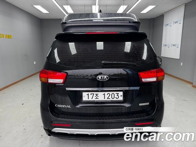 Kia Canival 2016 — photo 4