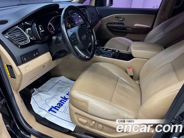 Kia Canival 2016 — photo 10