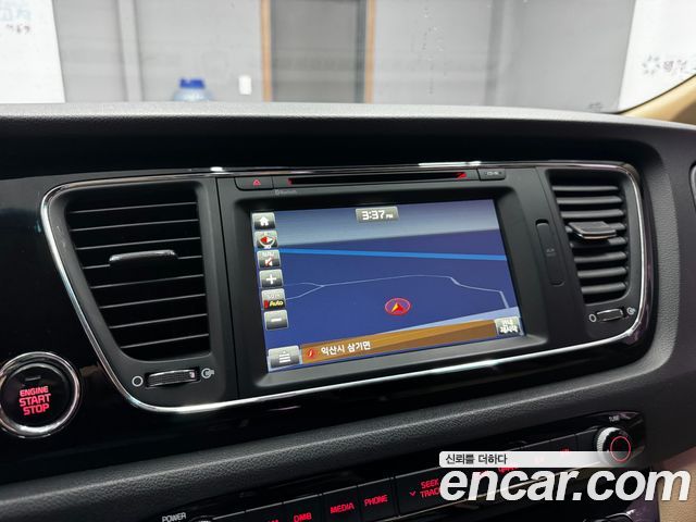 Kia Canival 2016 — photo 13