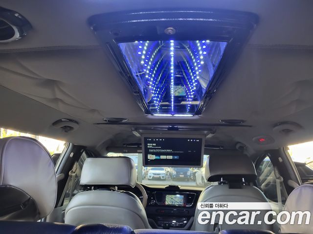 Kia Canival 2016 — photo 1