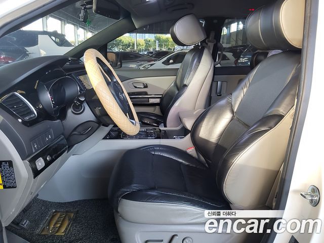 Kia Canival 2016 — photo 12