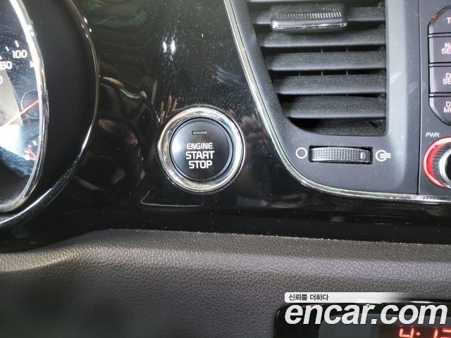 Kia Canival 2016 — photo 15