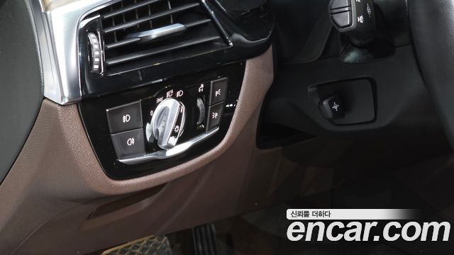 BMW Gran Turismo 2018 — photo 15