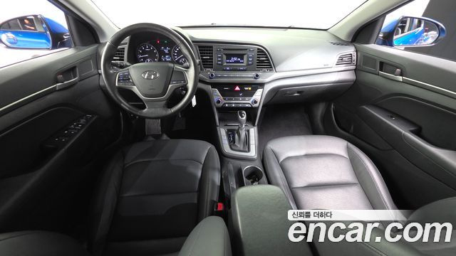 Hyundai AVANTE 2016 — photo 10