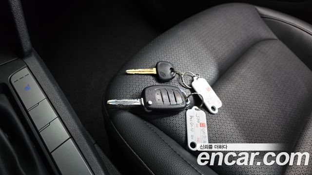 Hyundai AVANTE 2016 — photo 22