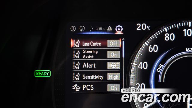 Lexus ES 2019 — photo 22