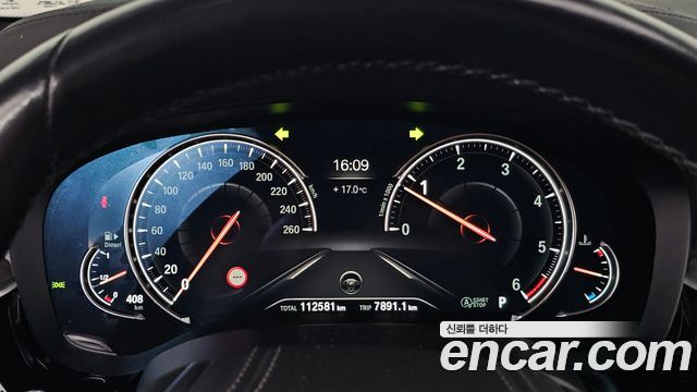 BMW 5-Series 2017 — photo 11