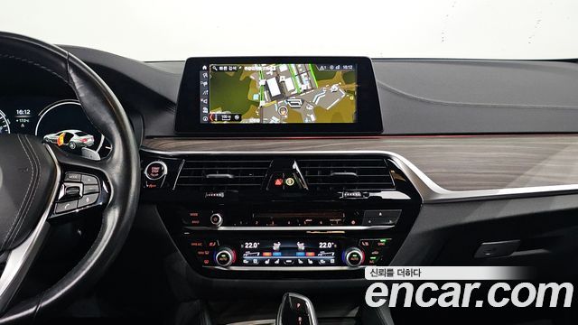 BMW 5-Series 2017 — photo 20