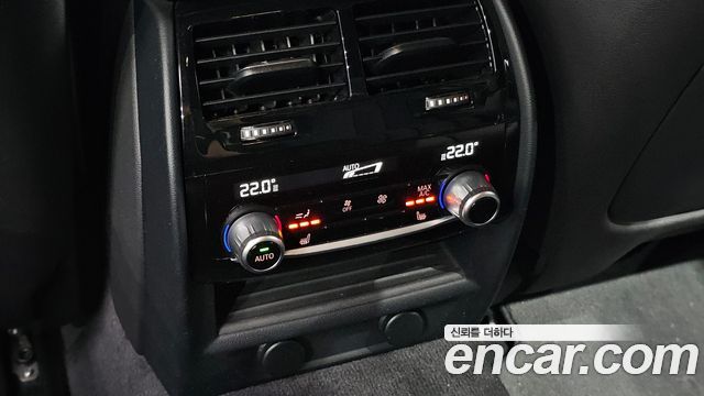 BMW 5-Series 2017 — photo 25