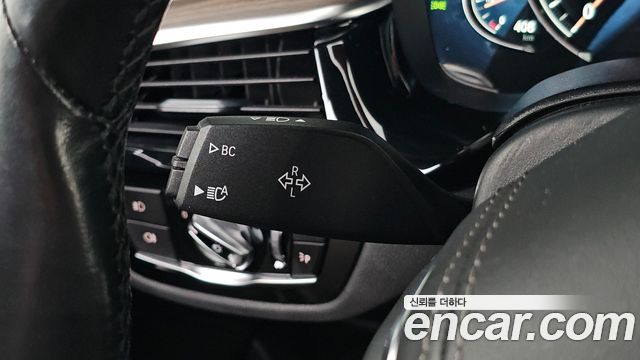BMW 5-Series 2017 — photo 31