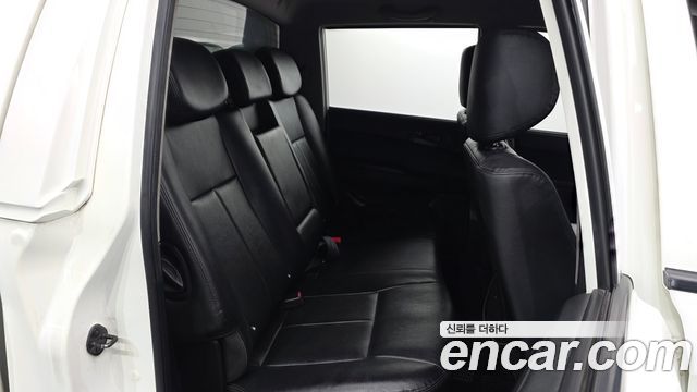 KG Mobility KORANDO 2015 — photo 17