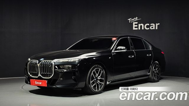 BMW i7 2024 — photo 1