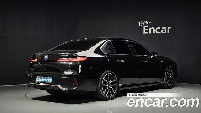 BMW i7 2024 — photo 2
