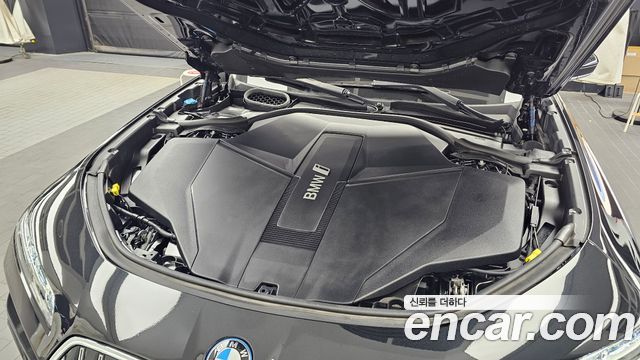 BMW i7 2024 — photo 6