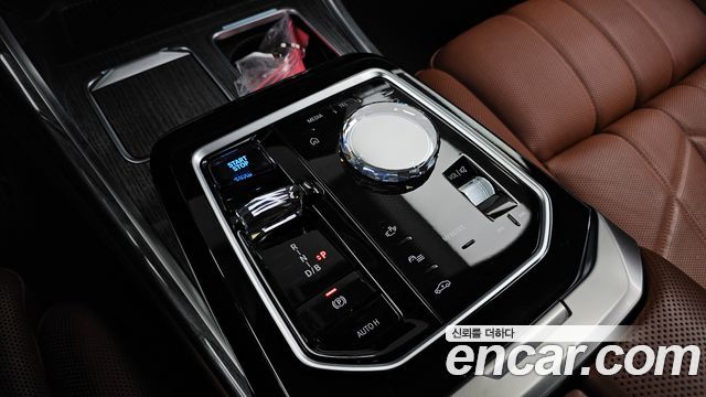 BMW i7 2024 — photo 12