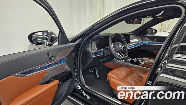 BMW i7 2024 — photo 13
