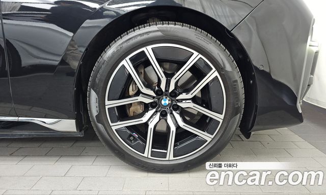 BMW i7 2024 — photo 7