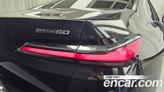 BMW i7 2024 — photo 9