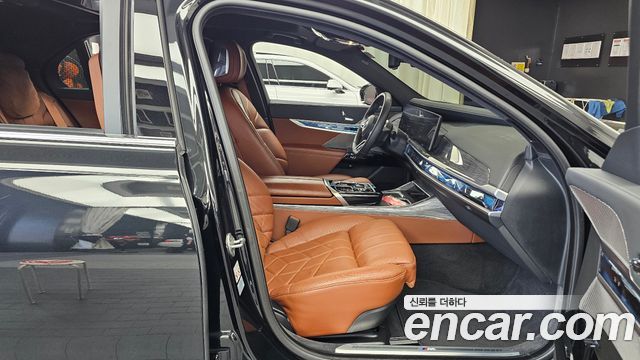 BMW i7 2024 — photo 16