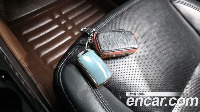 Kia K7 2013 — photo 31