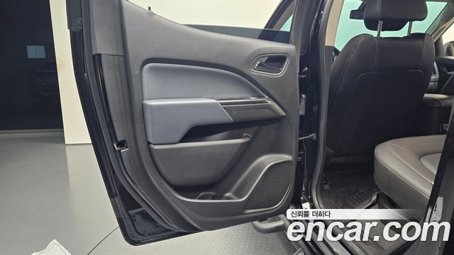 Chevrolet Korea Colorado 2022 — photo 15