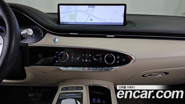 Genesis GV70 2021 — photo 15