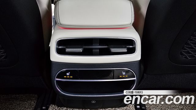 Genesis GV70 2021 — photo 19