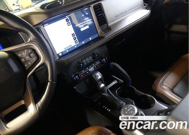Ford Bronco 2023 — photo 13
